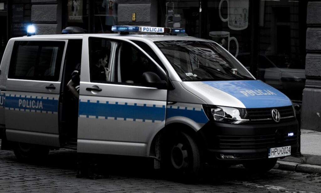 Komisariat Policji II w Krakowie przeprowadza debatę społeczną na temat zakłócania porządku publicznego