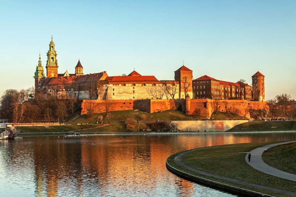 Kraków podnosi stawki za parkowanie: Przyjezdni zapłacą nawet dwa razy więcej!